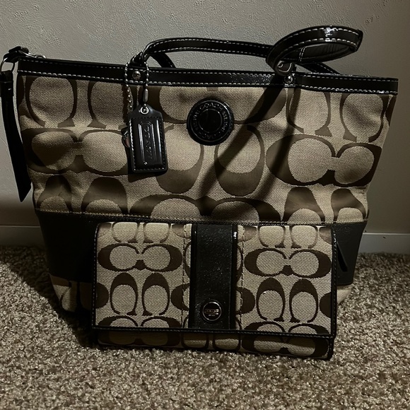 Coach set. Sitting in the closet. - Picture 1 of 7